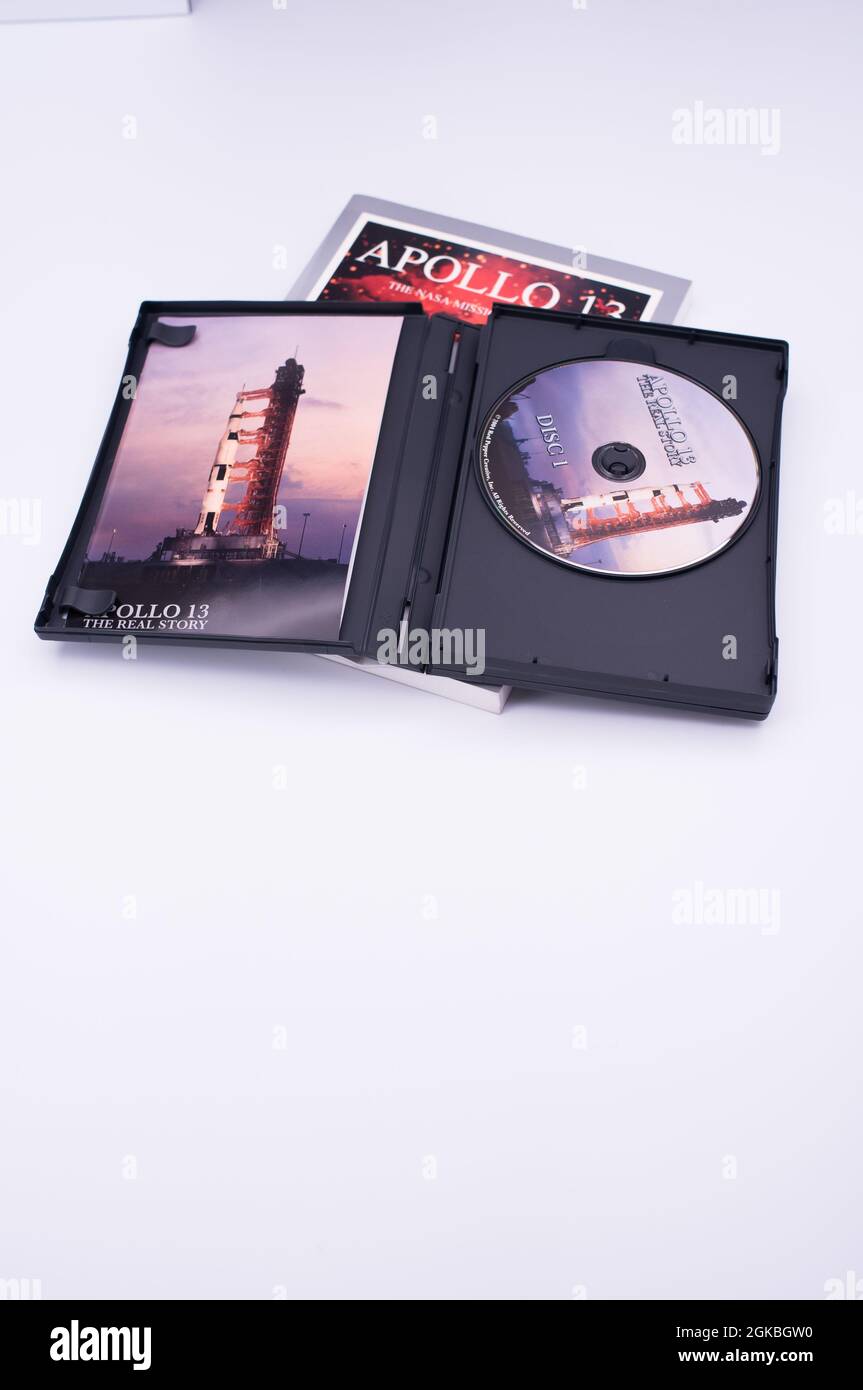 Apollo 13 abgetriebene Mondmission Dokumentarfilm DVD-Medien und Buch auf weißem Hintergrund Stockfoto