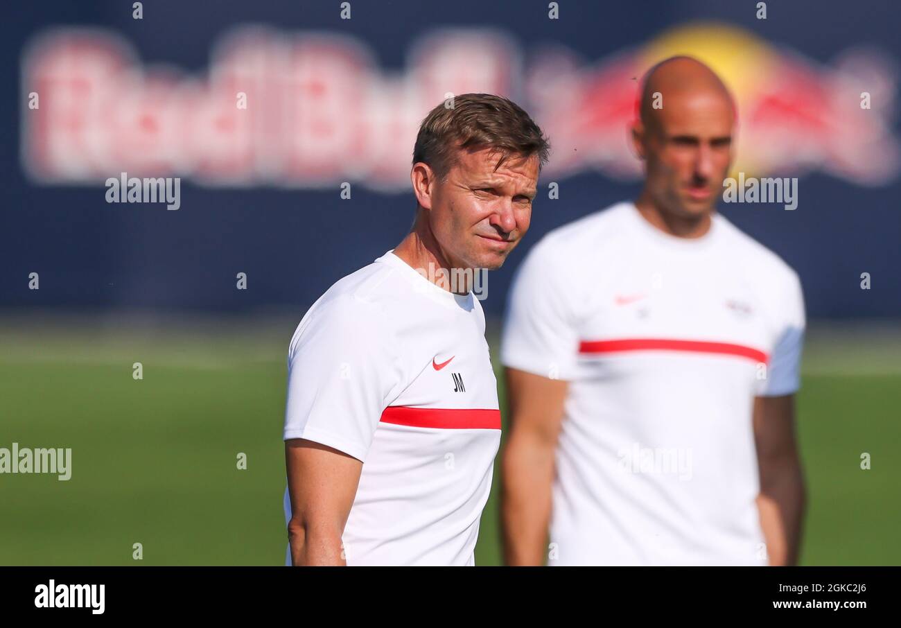 Leipzig, Deutschland. September 2021. Fußball: Champions League, Gruppenphase, Abschlusstraining vor dem Gruppenspiel RB Leipzig - Manchester City an der Red Bull Academy. Leipzig-Coach Jesse Marsch führt das Training an. Quelle: Jan Woitas/dpa-Zentralbild/dpa/Alamy Live News Stockfoto