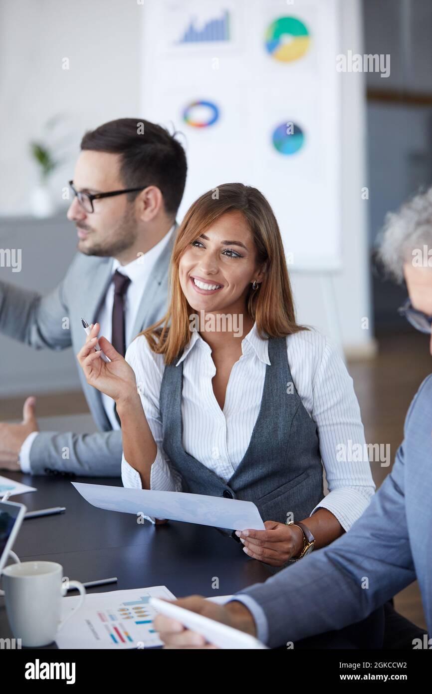 Geschäftsfrau Portrait Leader exekutiv Meeting Office Konferenz Team Teamarbeit Stockfoto