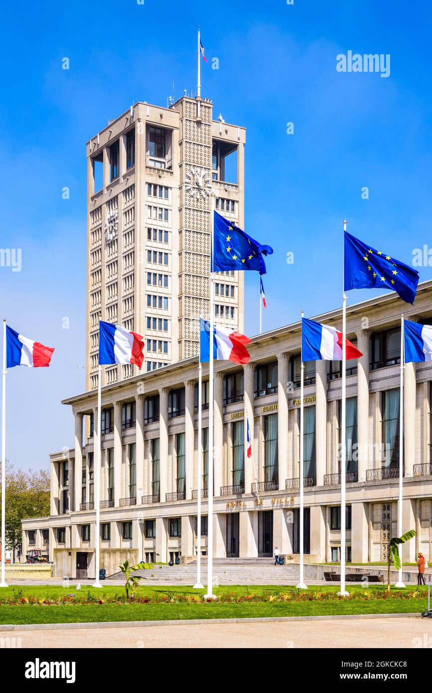 Fassade und Turm des Rathauses von Le Havre, Frankreich. Stockfoto