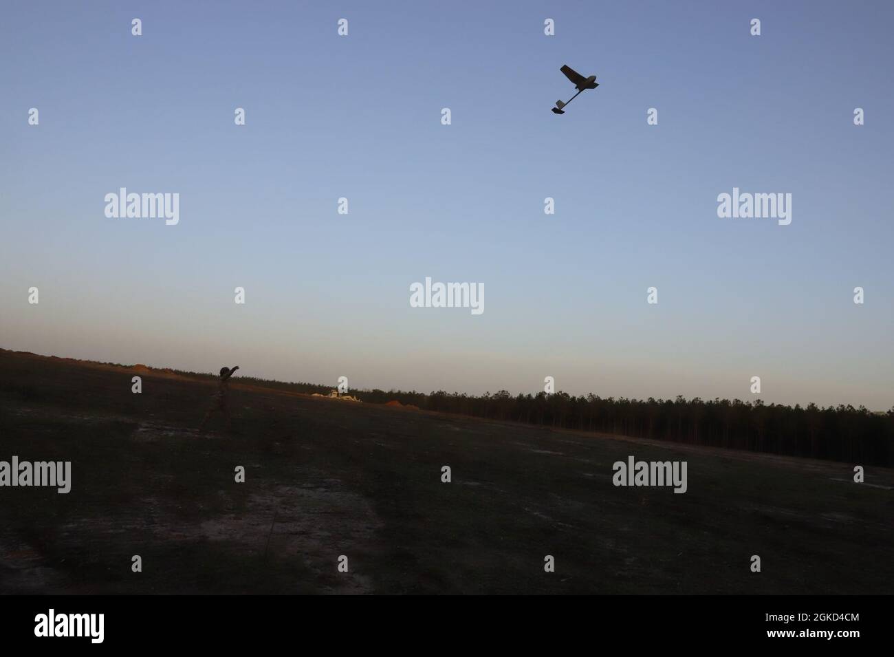 1. Brigade Combat Team 82. Airborne Division Soldat ravent Raven Segelflugzeug bei Sonnenuntergang im Joint Readiness Training Center Rotationstraining 21-05. Stockfoto