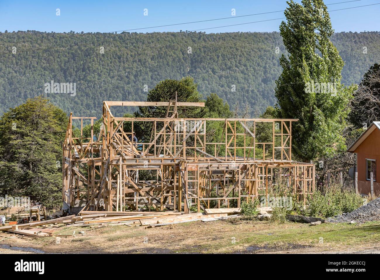 Baustelle eines neuen Holzhauses, Villa Pehuenia, Argentinien Stockfoto