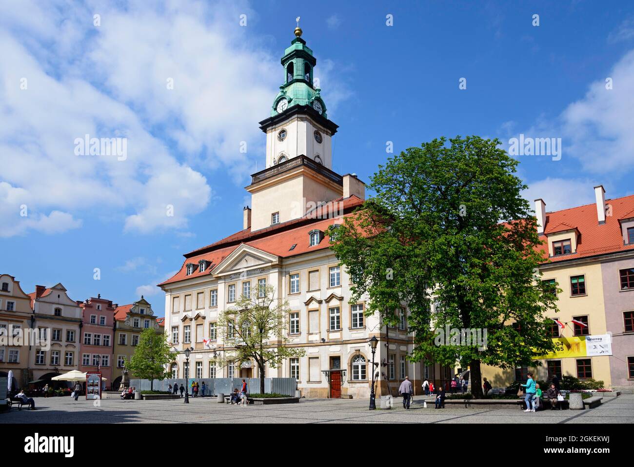 Rathaus und Rathausplatz, Rathausplatz, Jelinia Gora, Niederschlesien, Riesengebirge, Polen Stockfoto