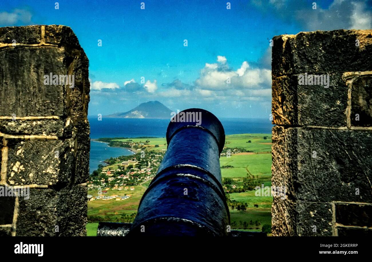 Canon auf den Zinnen von Brimstone Hill, in St. Kitts Stockfoto