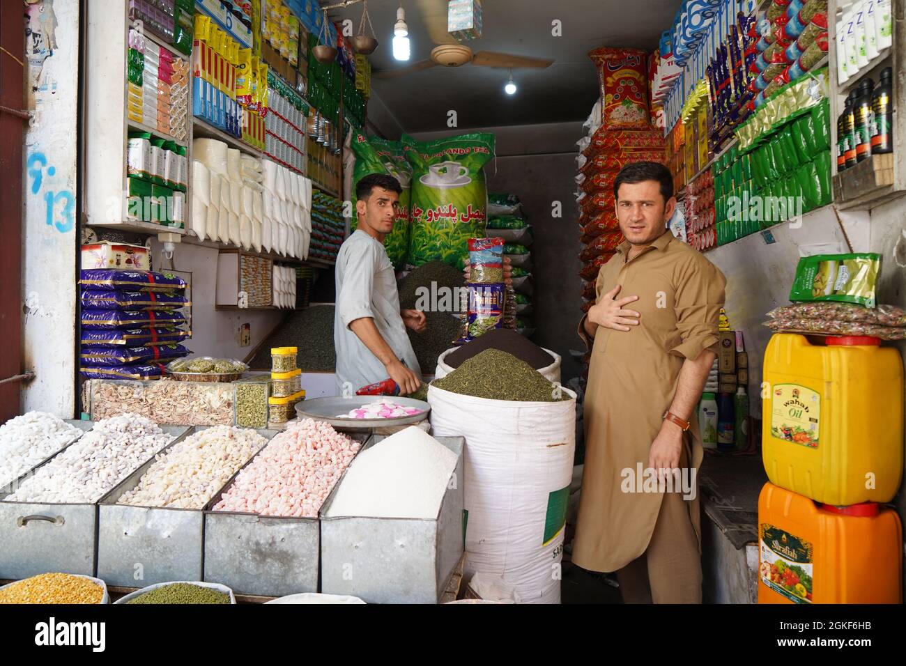 Dieses Foto wurde aufgenommen, nachdem die Taliban in Afghanistan, der Stadt Jalalabad, kontrolliert wurden. Stockfoto