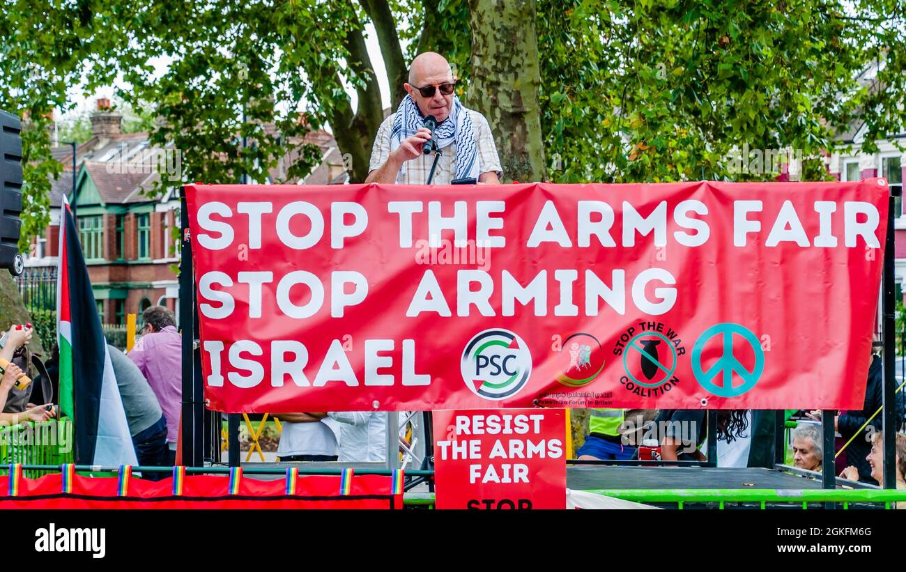 Stoppt die Bewaffnung der israelischen Demonstration. Die größte Waffenmesse der Welt, Defense and Security Equipment International (DSEI), kehrt nach Newham, London, Großbritannien, zurück Stockfoto