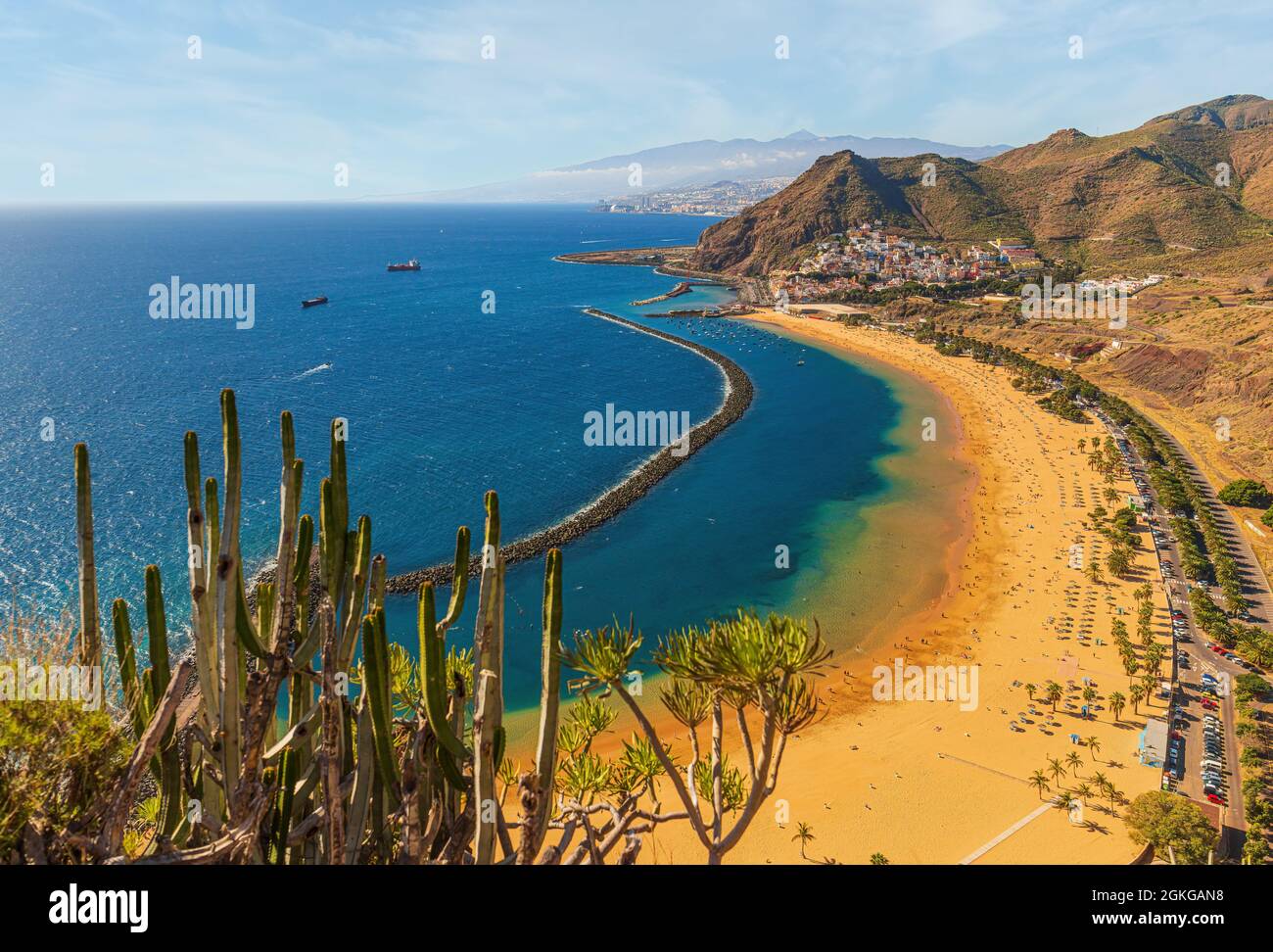 Berühmter Strand und Meereslagune Playa de las Teresitas, Teneriffa, Kanarische Inseln Stockfoto