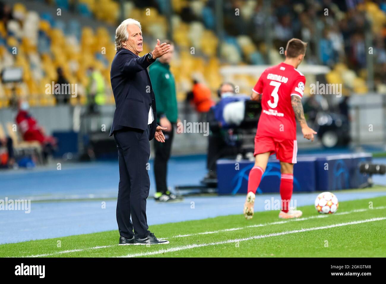 KIEW, UKRAINE - 14. SEPTEMBER: Jorge Jesus von Benfica während des UEFA Champions League-Spiels zwischen dem FC Dynamo Kiev und SL Benfica am 14. September 2021 im NSC Olimpiyskyi in Kiew, Ukraine (Foto: Andrey Lukatsky/Orange PicBilder) Stockfoto