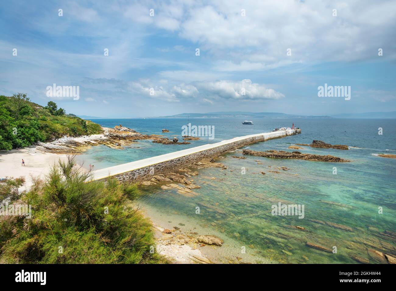 Steinpier auf der Insel Ons in der ria de pontevedra in Galicien, nordwestlich von Spanien. Stockfoto