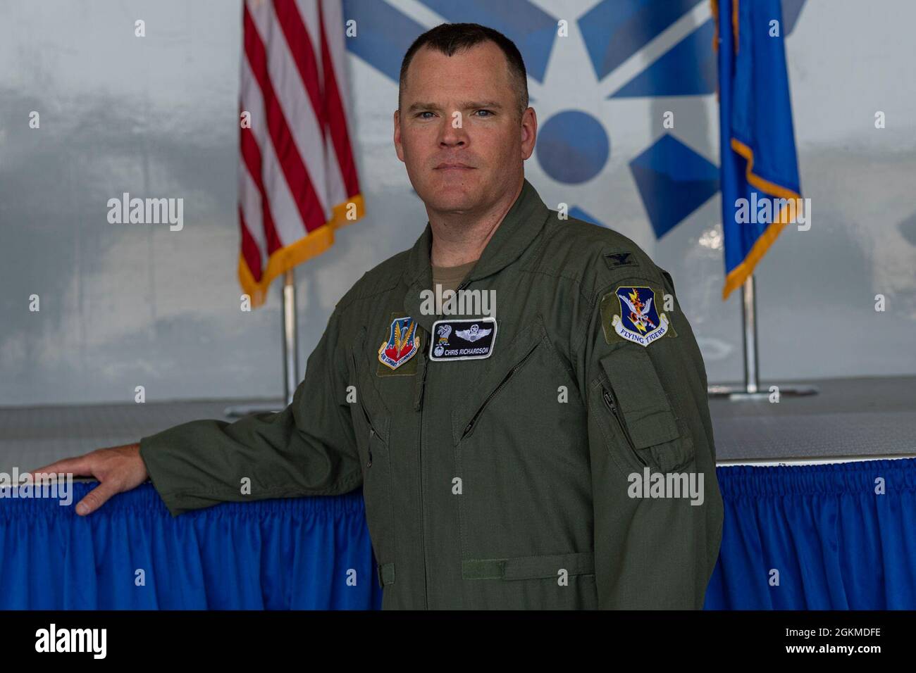 US Air Force Col. Chris Richardson, Kommandant der 347. Rettungsgruppe, posiert nach einer Befehlswechselzeremonie am 26. Mai 2021 auf der Moody Air Force Base, Georgia, für ein Foto. Während der Zeremonie übernahm Richardson das Kommando über die 347. RQG von Col. Russell Cook. Stockfoto