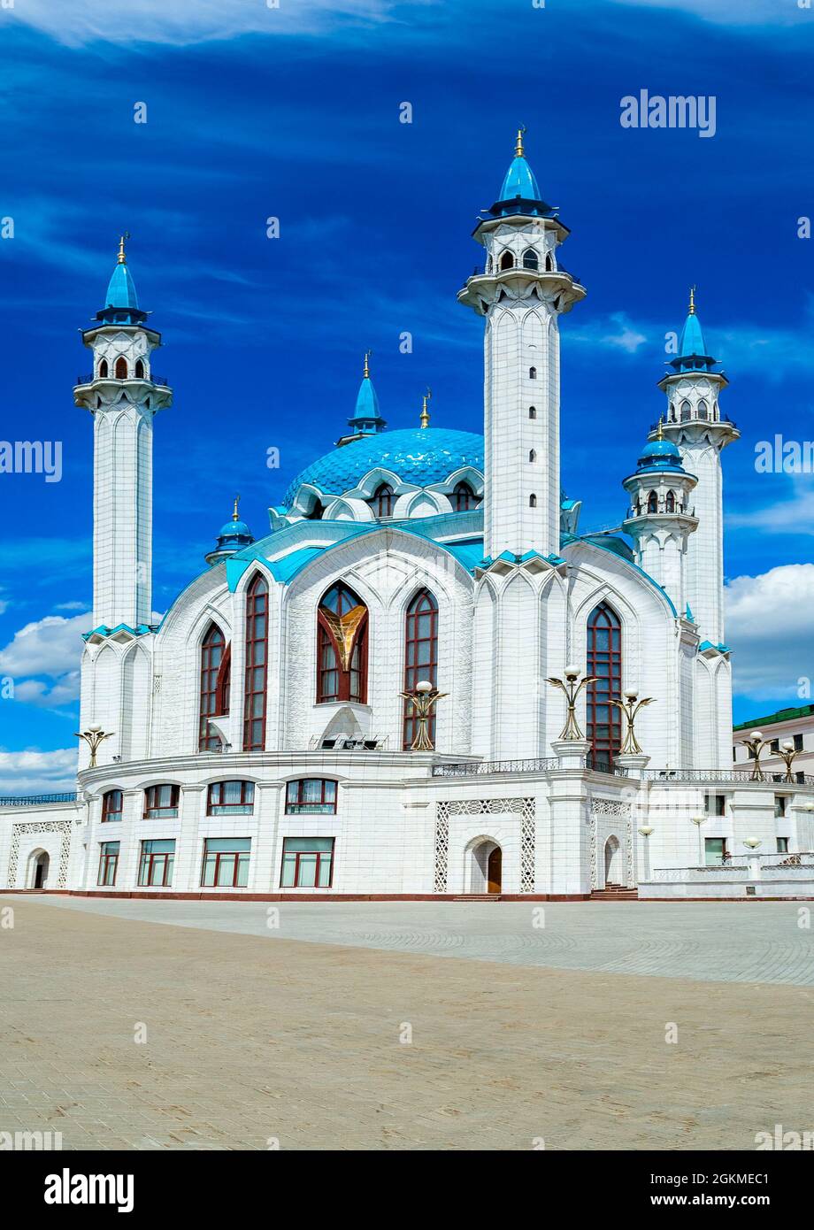 Kasan Kreml, Russland. Blick auf die QoL Sharif Moschee und andere historische Gebäude Stockfoto