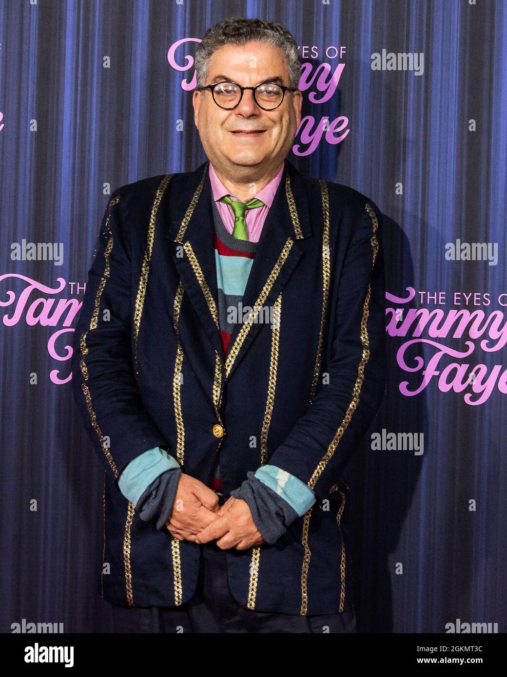 Michael Musto nimmt an der New Yorker Filmpremiere von „The Eyes of Tammy Saye“ im SVA Theatre in New York City am 14. September 2021 Teil. (Foto von Gabriele Holtermann/Sipa USA) Quelle: SIPA USA/Alamy Live News Stockfoto