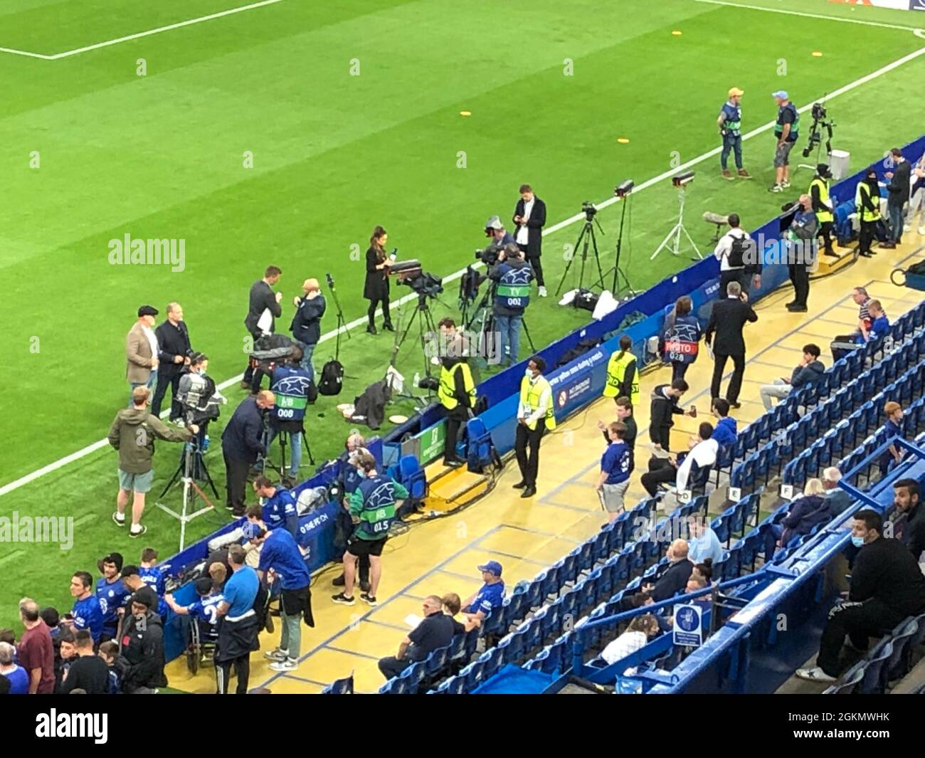 Fulham, Großbritannien. September 2021. Stanford Bridge, London, 14. September 2021 die TV-Medien inszenieren den Chelsea Football Club anlässlich ihres ersten Spiels zur Verteidigung ihres Champions-League-Sieges Anfang des Jahres. Kredit: Motofoto/Alamy Live Nachrichten Stockfoto
