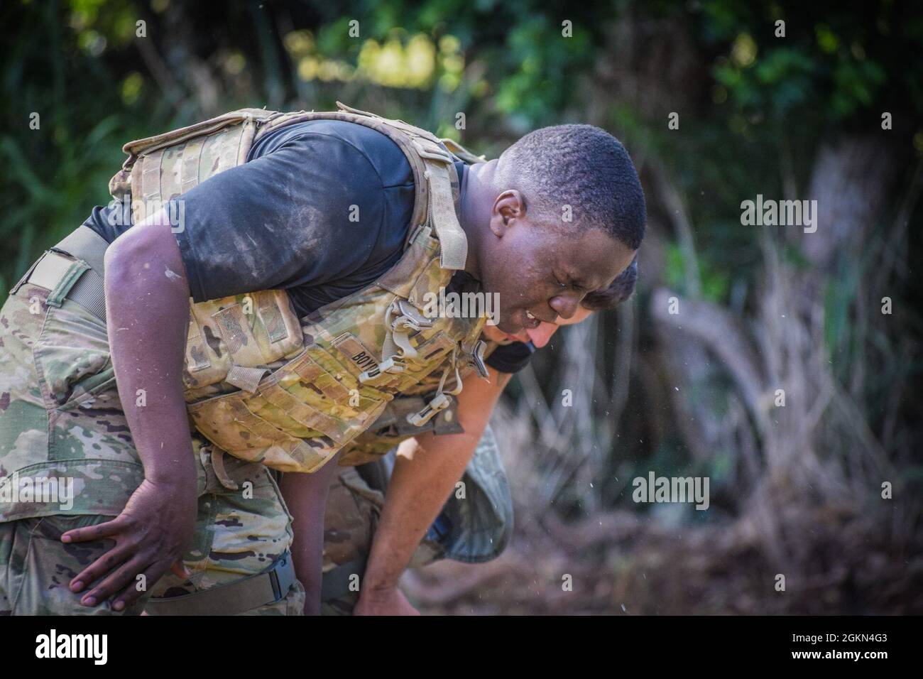 #GotMilk „der Zweck der Gaskammer ist es, richtig zu lernen, wie man die M50 Pro Maske verwendet, die Soldaten vor tödlichen Chemikalien schützen kann.“ insider.com/united-states-army-recruits-train-inside-tear-gas-chamber-2020-03 Stockfoto