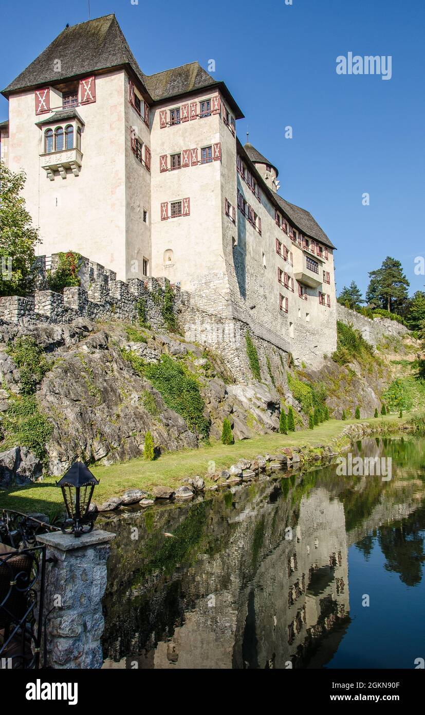 Schloss Matzen ist eine historische österreichische Schloss in Tirol in der Nähe der Niederlassung der Zillertaler im Inntal. Stockfoto