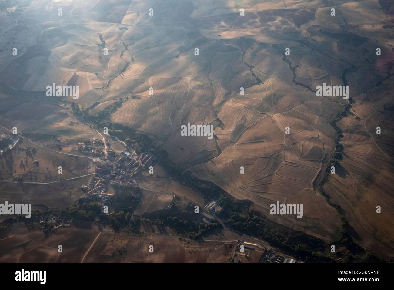 Luftaufnahme über eine Stadt in Castilla-La Mancha, Spanien Stockfoto