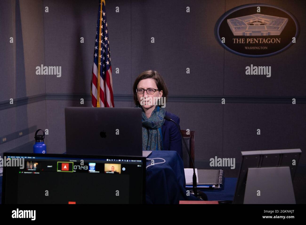 Laura K. Cooper, stellvertretende Verteidigungsministerin für Russland, die Ukraine und Eurasien, hält virtuelle Bemerkungen auf der Democracy in Action: Zero Corruption Conference im Pentagon, Washington, D.C., 7. Juni 2021. Stockfoto