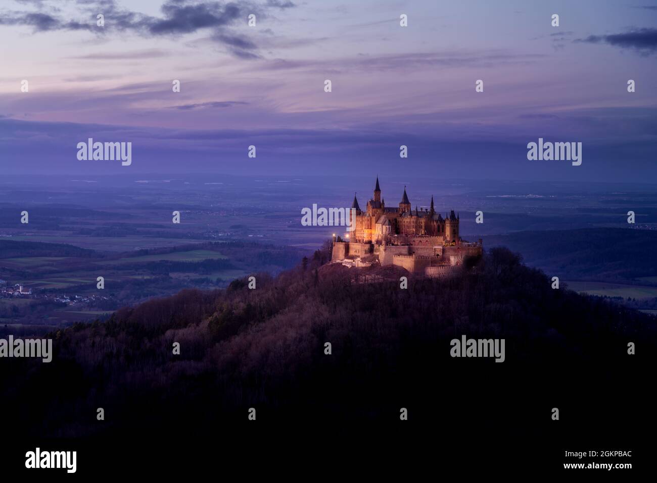 Schloss Hohenzollern bei Nacht - Baden-Württemberg, Deutschland Stockfoto