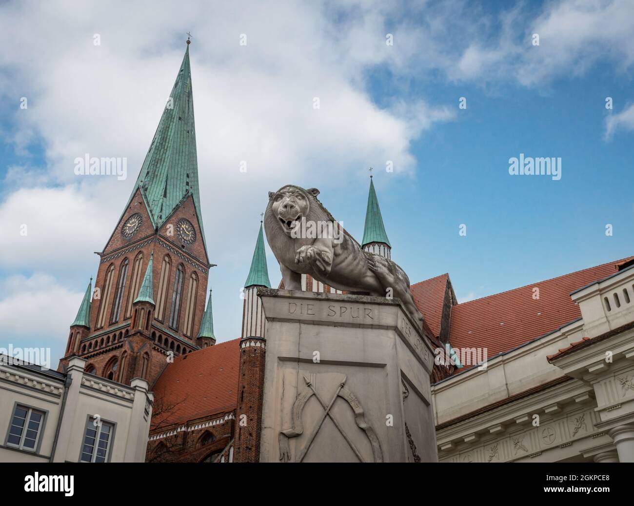 Henry-Löwendenkmal am Marktplatz - Schwerin, Deutschland Stockfoto