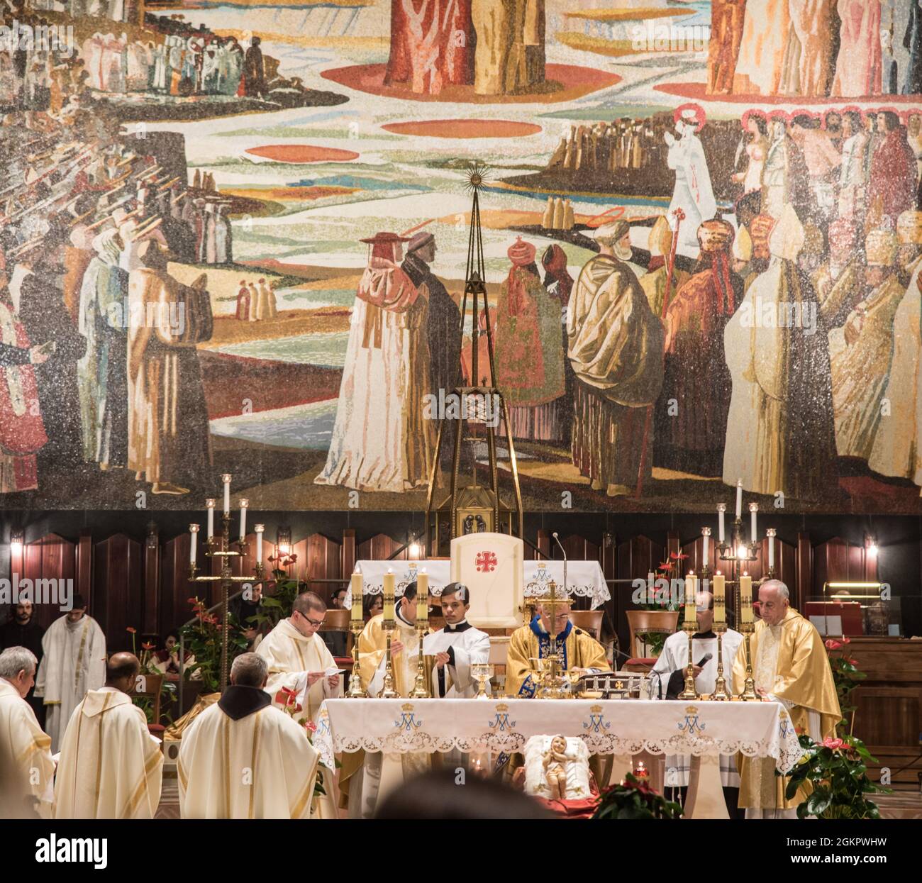 Christmette in der Basilika der Verkündigung, Nazareth, Israel Stockfoto