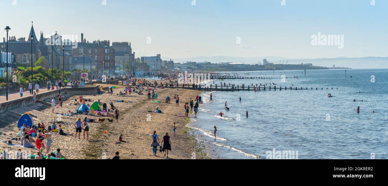 Blick auf den Portobello Beach von Portobello Promenade View, Portobello, Edinburgh, Schottland, Vereinigtes Königreich, Europa Stockfoto