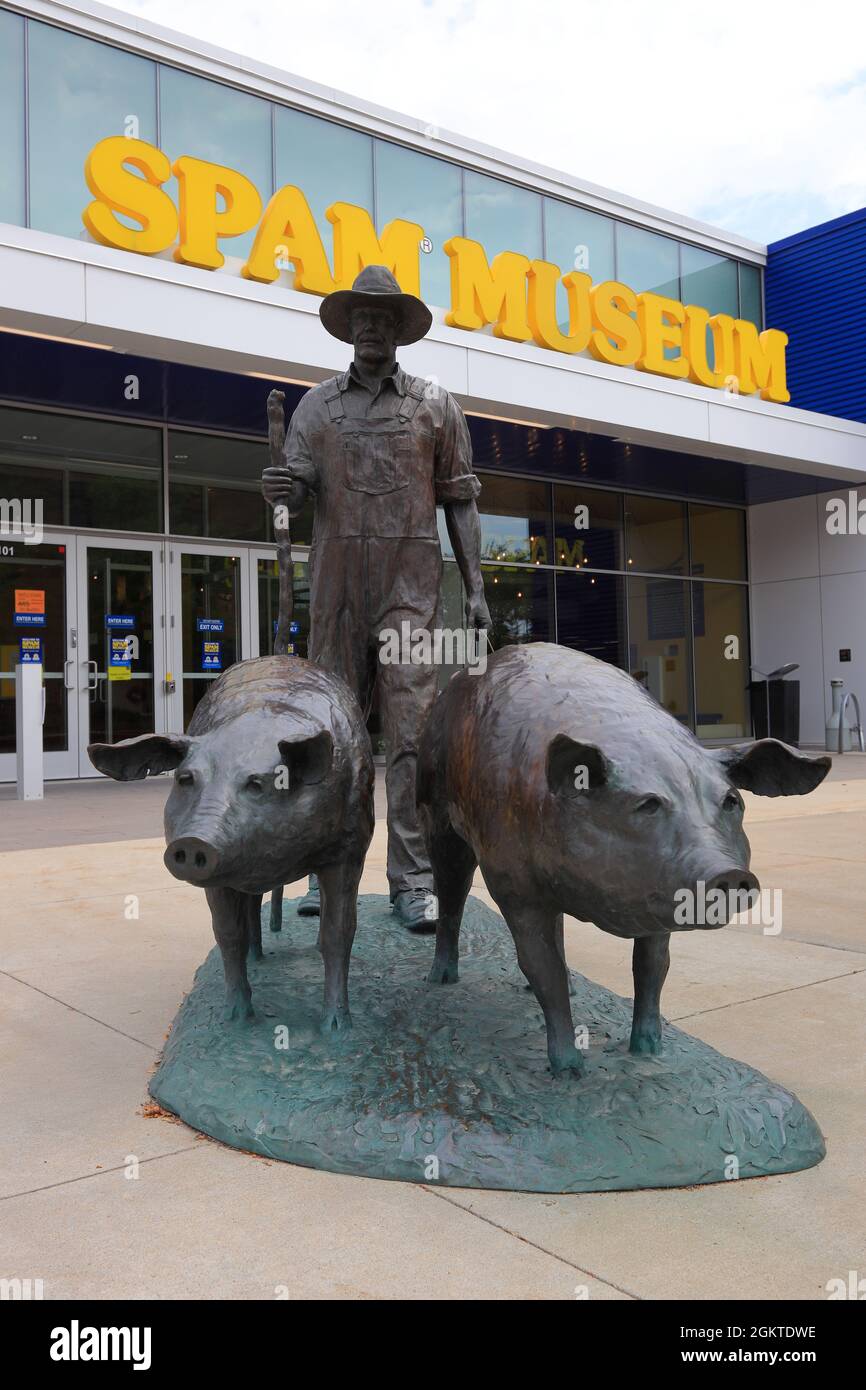 Spam Museum mit Landwirt und Schweine Statue.Austin.Minnesota.USA Stockfoto