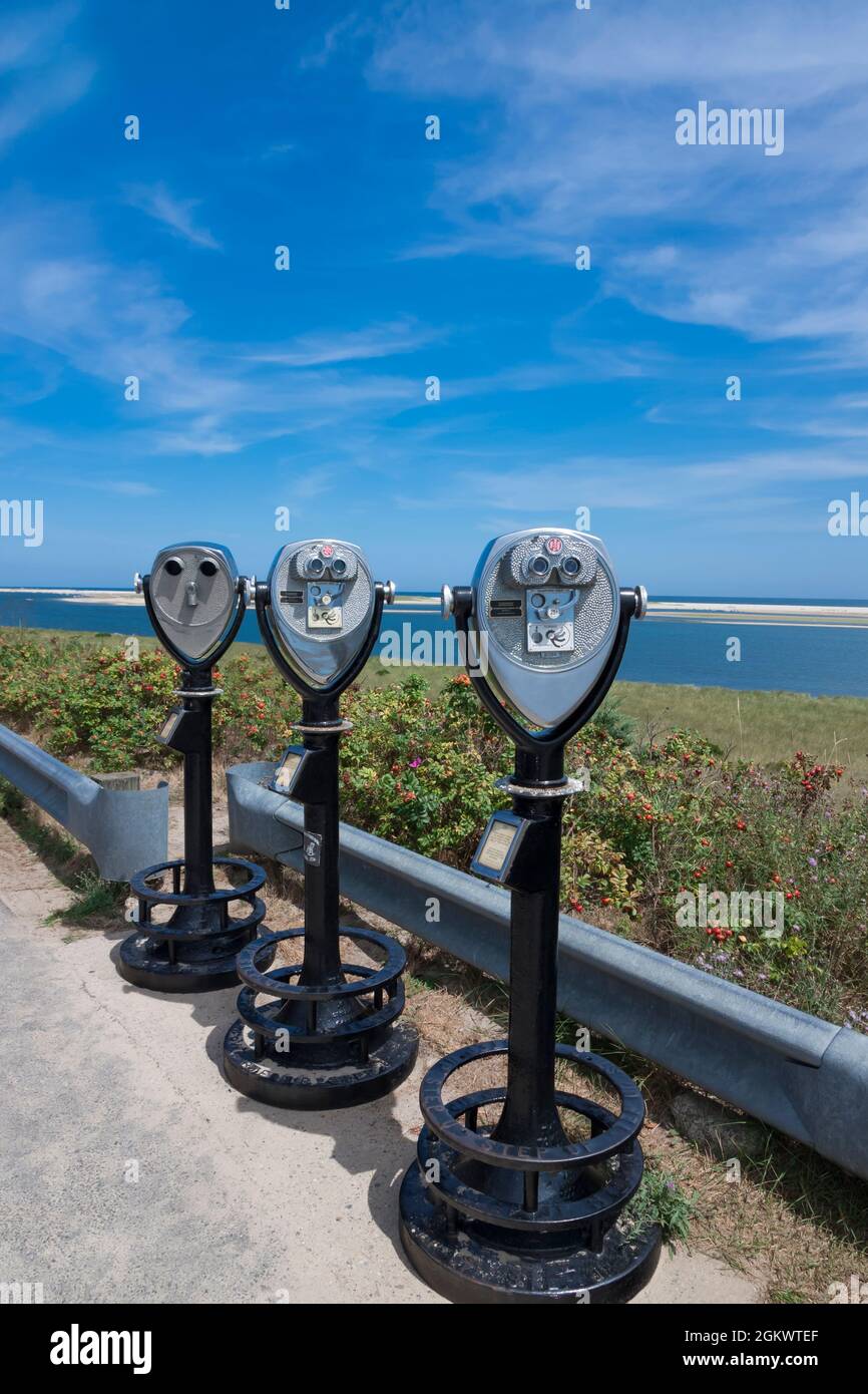 Fernglas am malerischen Lighthouse Beach in Chatham, Massachusetts (Cape Cod), USA. Stockfoto