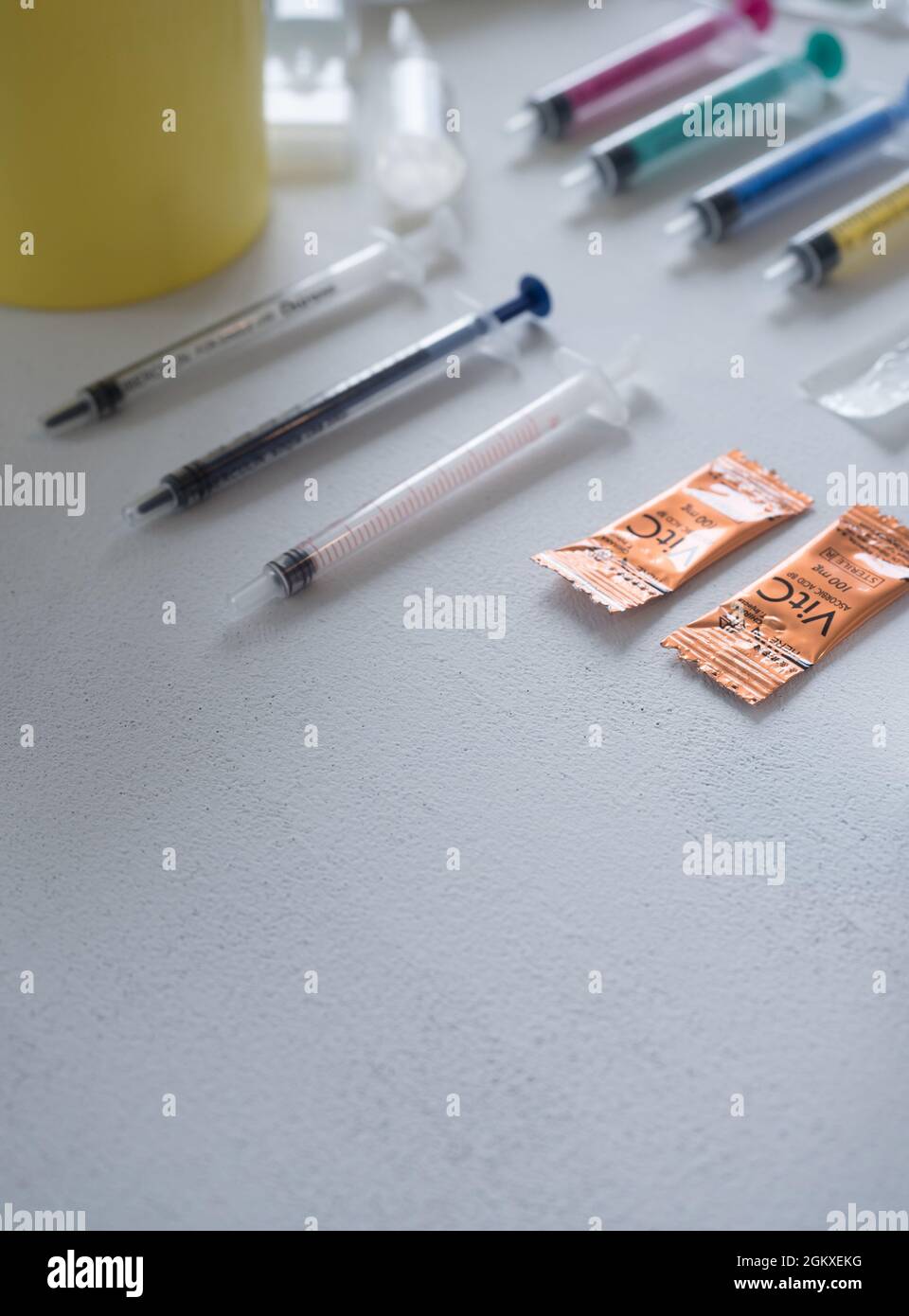 Opiat-Materialien für den Drogenkonsum unter kontrollierter Umgebung zur Hilfe Stockfoto