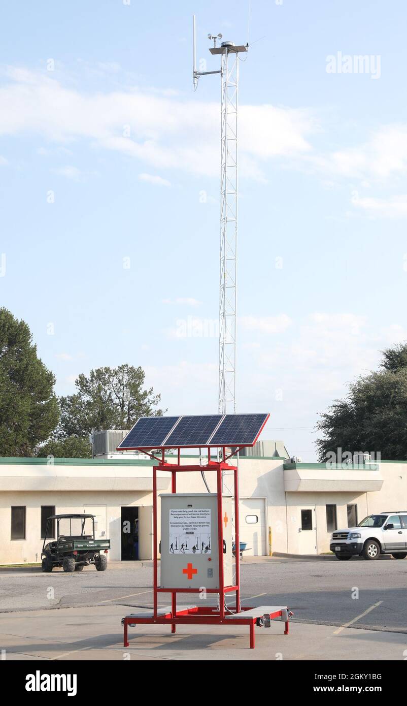 Gesamtansicht einer Rettungsleuchtfeuer-Einheit, die den Medien im Big Bend Sector Headquarters für eine Pressekonferenz zur Hervorhebung der Beklage von Rettungsleuchtfeuer-Einheiten im gesamten Sektor in Marfa, Texas, gezeigt wurde, 23. Juli 2021. Chief Patrol Agent Sean L. McGoffin wurde von regionalen und staatlichen Strafverfolgungsbehörden in der Pressekonferenz, um lebensrettende Informationen zur Verfügung zu stellen und vor den Gefahren zu warnen, die durch das Überschreiten der Grenze entstehen. Stockfoto