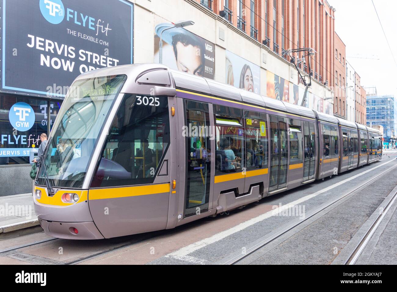 Luas Straßenbahn-/Stadtbahnsystem, Strand Street Great, Dublin, Republik Irland Stockfoto