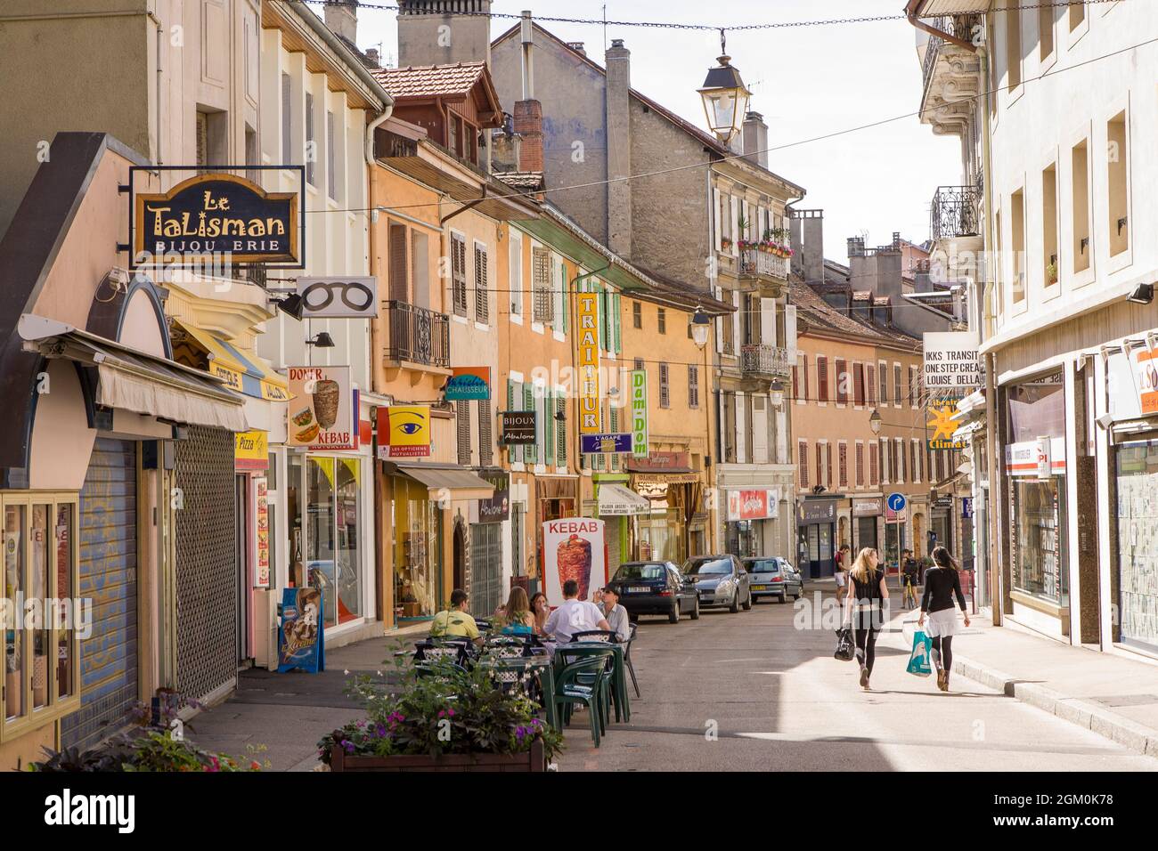 FRANKREICH HAUTE-SAVOIE (74) STADT THONON-LES-BAINS, STRASSE FERDINAND DUBOULOZ Stockfoto
