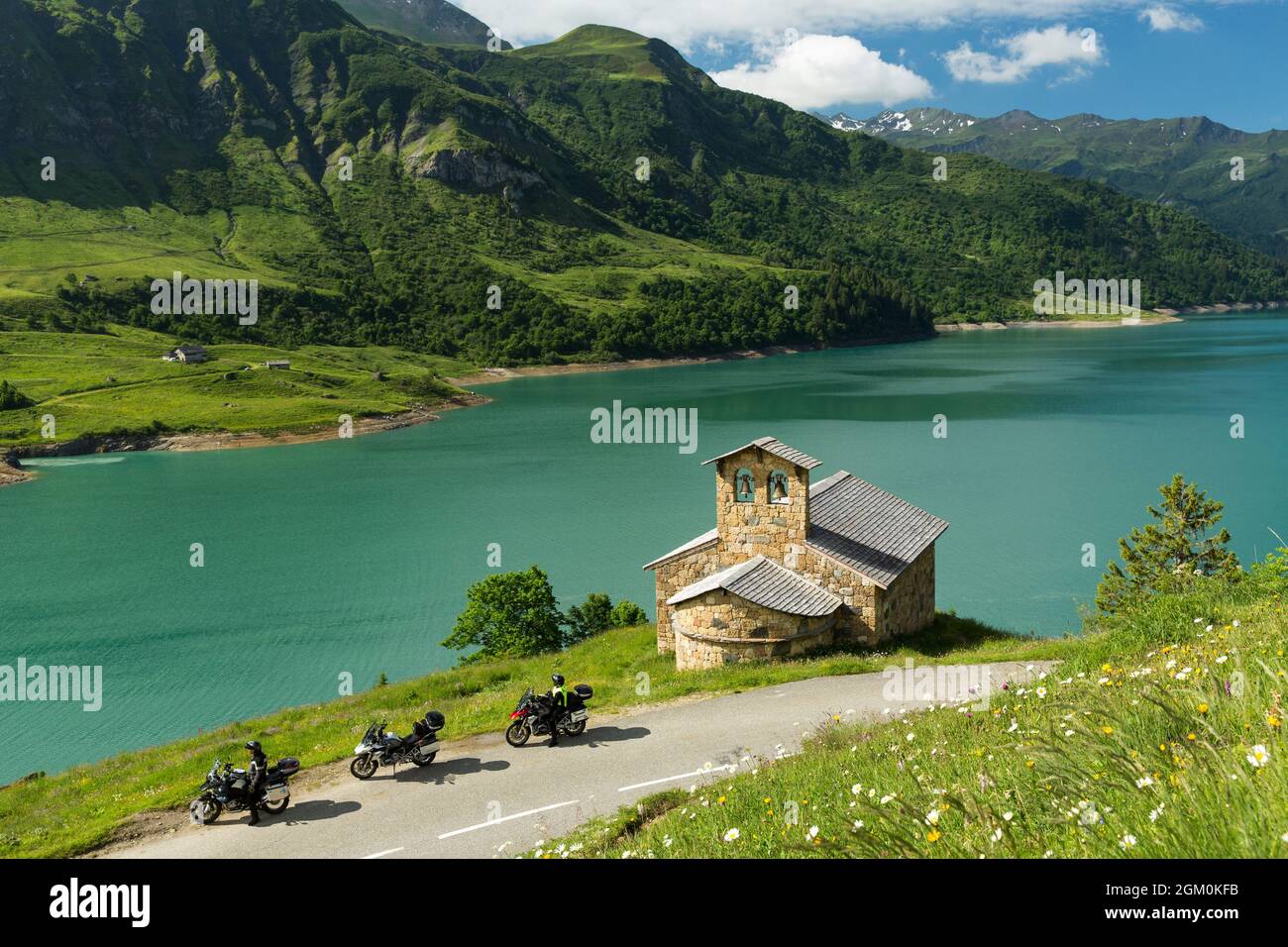 FRANKREICH SAVOIE (73) BEAUFORT, RADTOUR ZUM SEE VON ROSELEND UND ZUR KAPELLE, BEAUFORTAIN-MASSIV Stockfoto