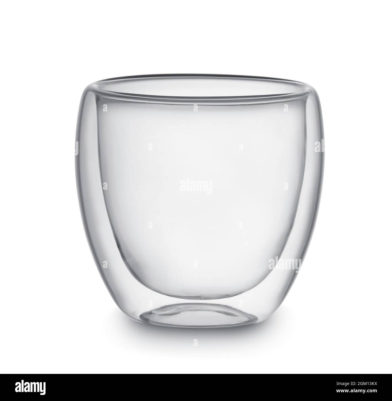 Vorderansicht von leerem, transparentem Doppelwandglas isoliert auf Weiß Stockfoto