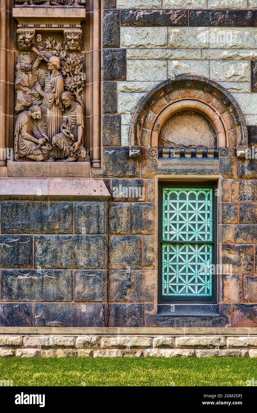 Alexander Hall Details Princeton - Alexander Hall, in der das Richardson Auditorium untergebracht ist. Es handelt sich um eine historische, richardsonische romanische Performa mit 900 Sitzplätzen Stockfoto