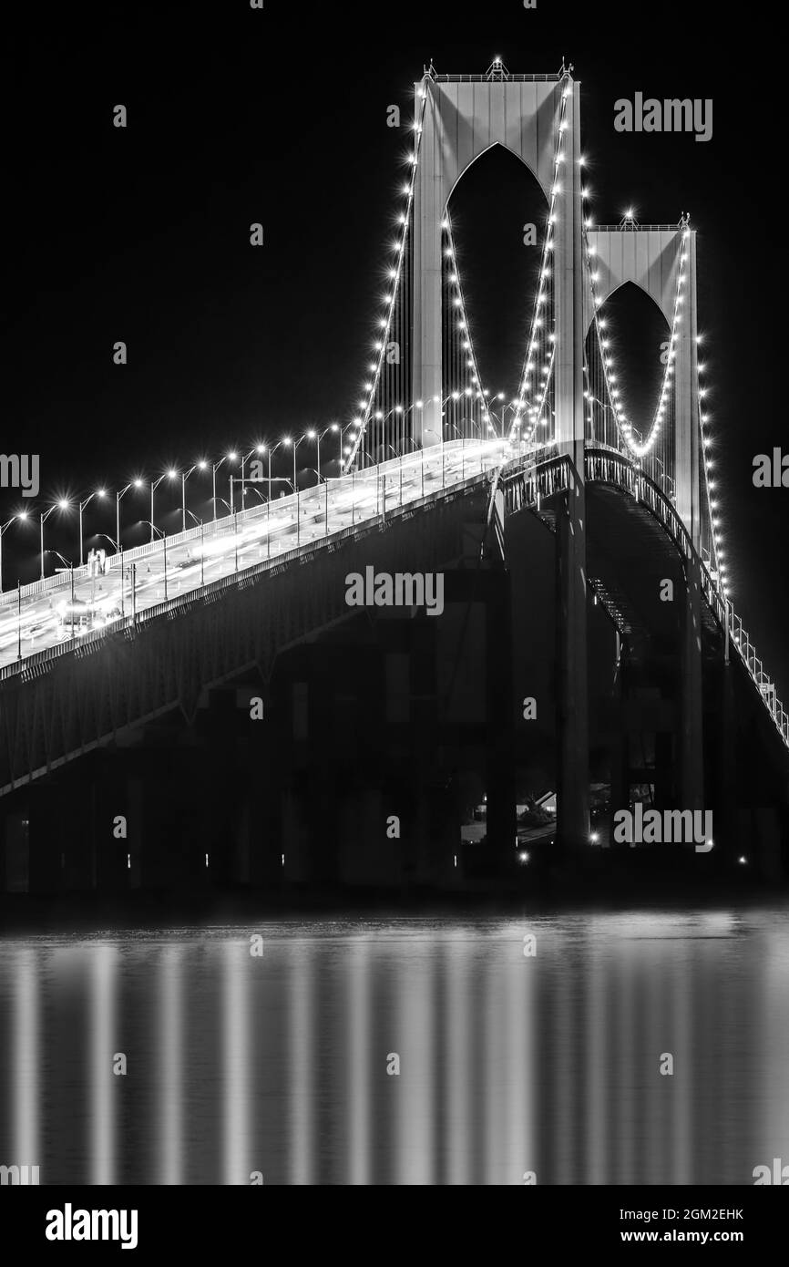 Claiborne Pell Newport RI Brücke - Abend Blick auf die Claiborne Pell Brücke, die gemeinhin als die Newport Bridge bekannt. Eine Hängebrücke betrieben von Stockfoto