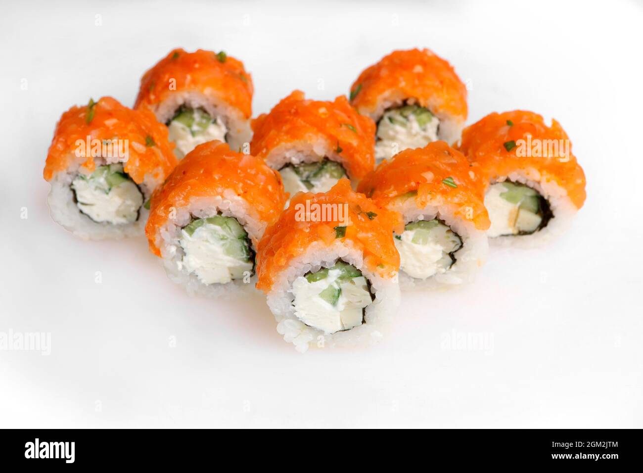 Köstliches Sushi als Menü auf weißem Hintergrund Stockfoto