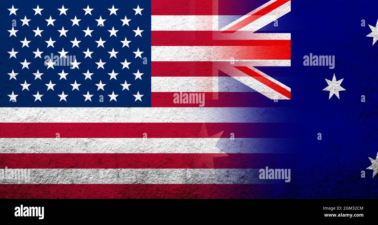 Vereinigte Staaten von Amerika (USA) Nationalflagge mit Nationalflagge von Australien. Grungen Hintergrund Stockfoto