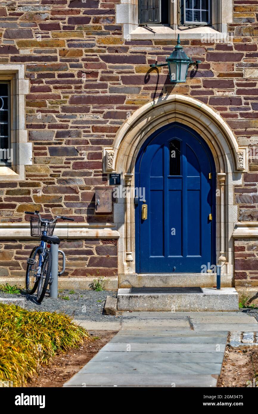 Princeton University Fenster und Lampe - Außenansicht von Fenster- und Lampe an der Princeton University. Princeton ist ein Ivy League University und wurde errichtet, um i Stockfoto