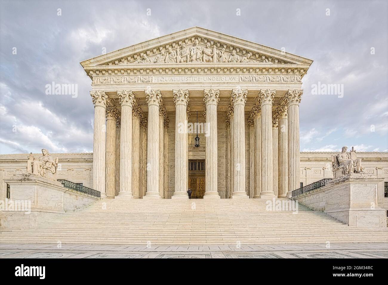SCOTUS Equal Justice - Oberster Gerichtshof der Vereinigten Staaten in Washington DC. Das höchste Bundesgericht der Vereinigten Staaten mit seinem neoklassizistischen Bogen Stockfoto