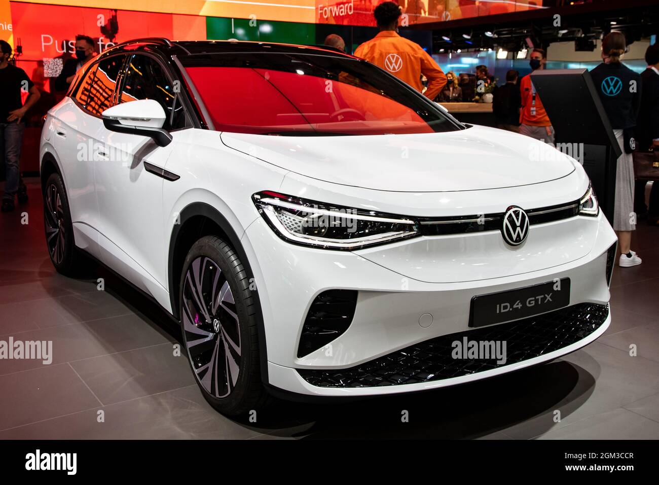 Das vollelektrische SUV-Coupé Volkswagen ID.4 GTX wurde auf der IAA Mobility 2021 in München am 6. September 2021 vorgestellt. Stockfoto