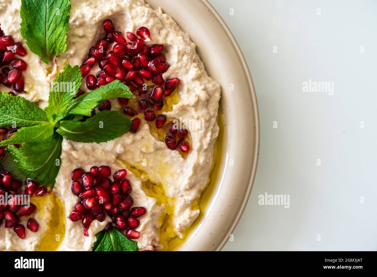 Baba Ghanoush oder Baba Ghanoush ist ein Salatdip aus Auberginen und flüssigem Mehl und eine Vorspeise. Stockfoto