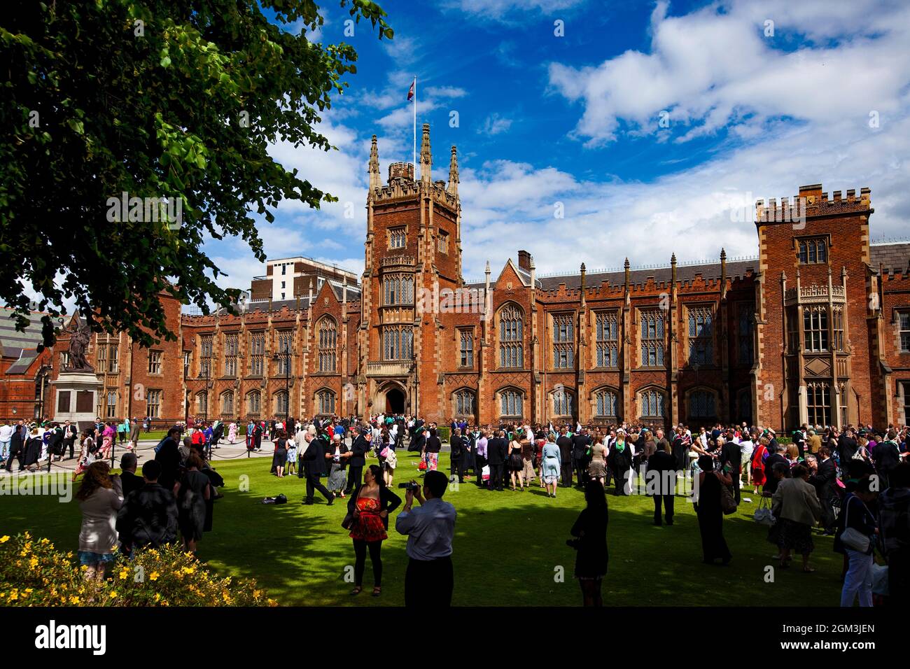 Abschlussfeier der Queen's University in Belfast, Nordirland Stockfoto