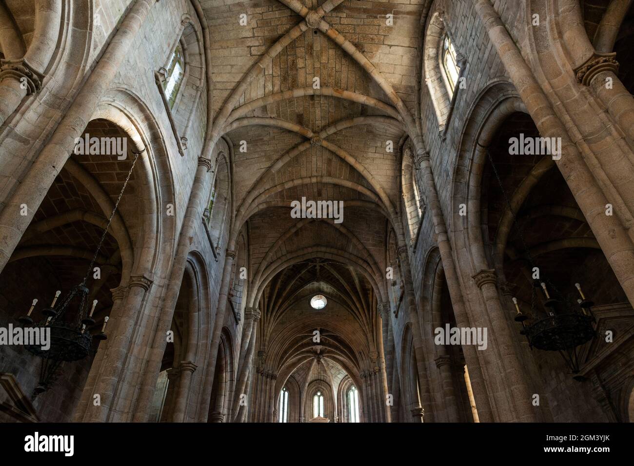 Ansicht des Gewölbes der Guarda Kathedrale (SE da Guarda) in der Stadt Guarda, Portugal. Stockfoto