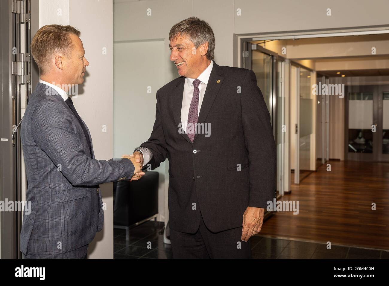 Der dänische Außenminister Jeppe Kofod und der flämische Ministerpräsident Jan Jambon besuchten Kopenhagen, wo die 15. Flämische Diplomatische Post ihren Sitz hatte Stockfoto