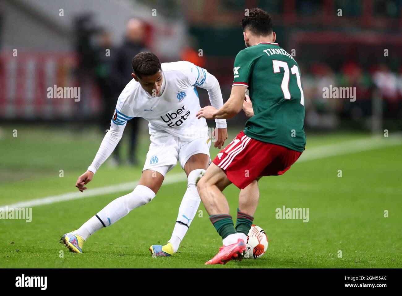 Moskau, Russland. September 2021. MOSKAU, RUSSLAND - 16. SEPTEMBER: Amine Harit, Nair Tiknizyan während des UEFA Europa League-Spiels zwischen dem FC Lokomotiv und dem FC Olympique de Marseille am 16. September 2021 in Moskau, Russland (Foto: Anatoliy Medved/Orange Picics) Credit: Orange Pics BV/Alamy Live News Stockfoto