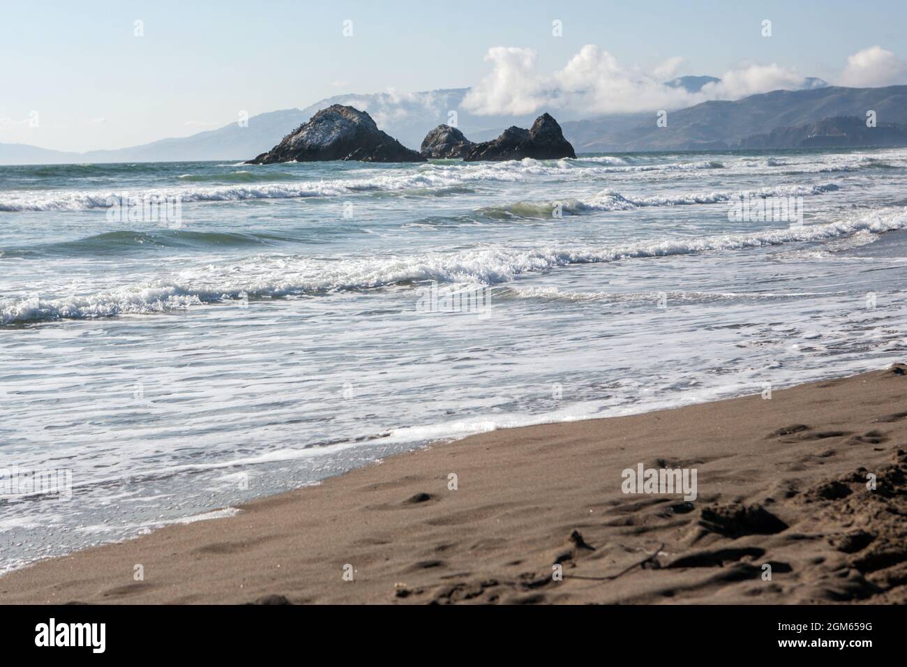 Blick auf den Pazifik vom Strand. Stockfoto