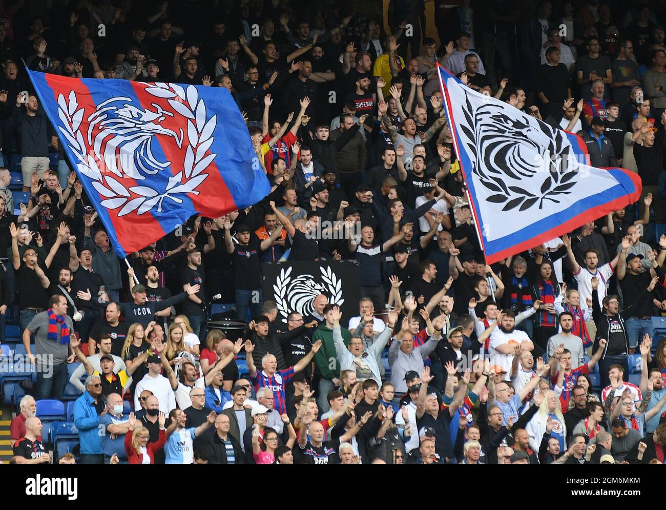 LONDON, ENGLAND - 11. SEPTEMBER 2021: Palace Ultras, aufgenommen während des Spielwochenspiels 2021/22 zwischen Crystal Palace FC und Tottenham Hotspur FC im Selhurst Park in der Premier League 4. Copyright: Cosmin Iftode/Picstaff Stockfoto