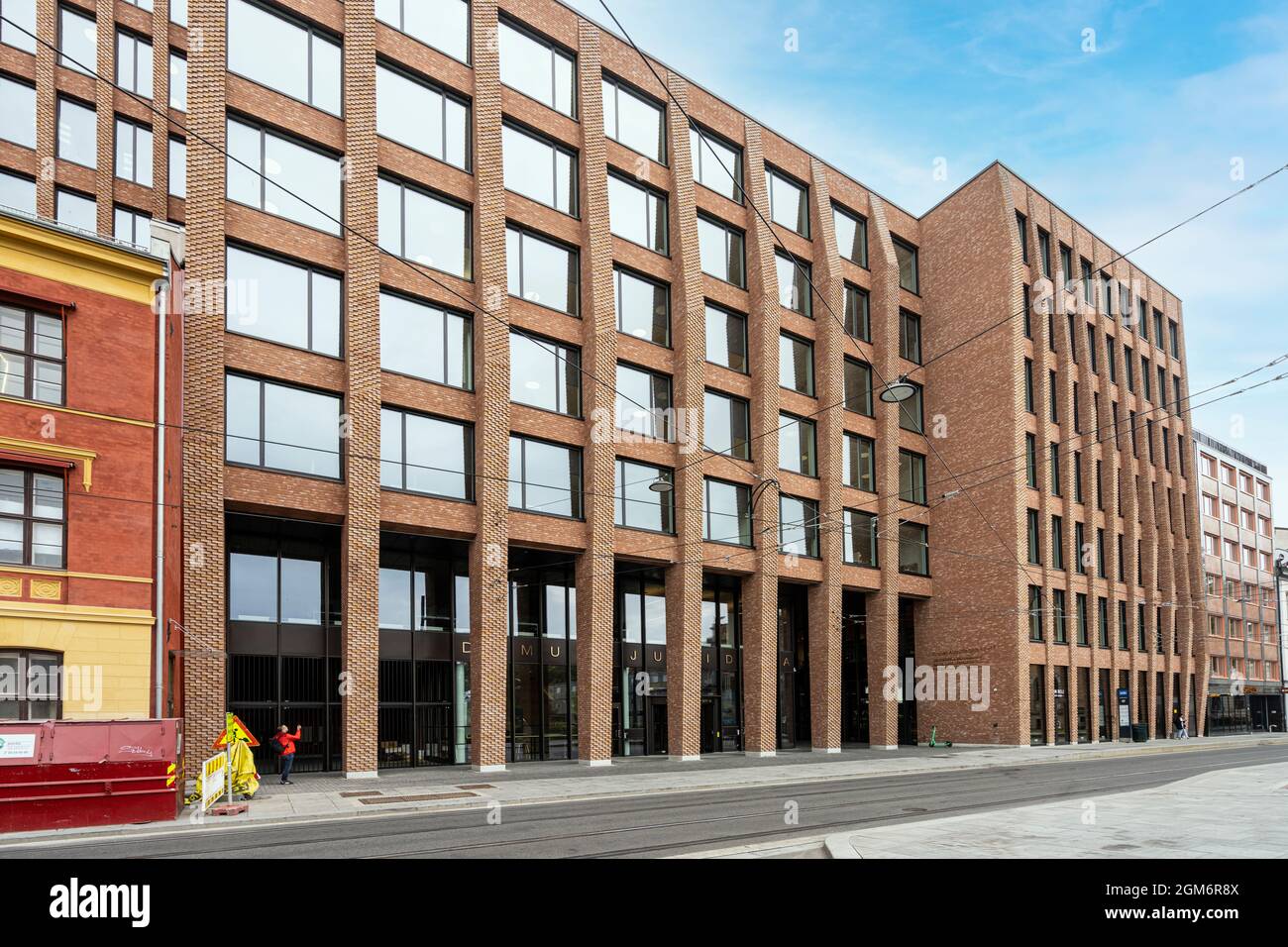 Oslo, Norwegen. September 2021. Außenansicht des Universitätsgebäudes Domus Juridica im Stadtzentrum Stockfoto