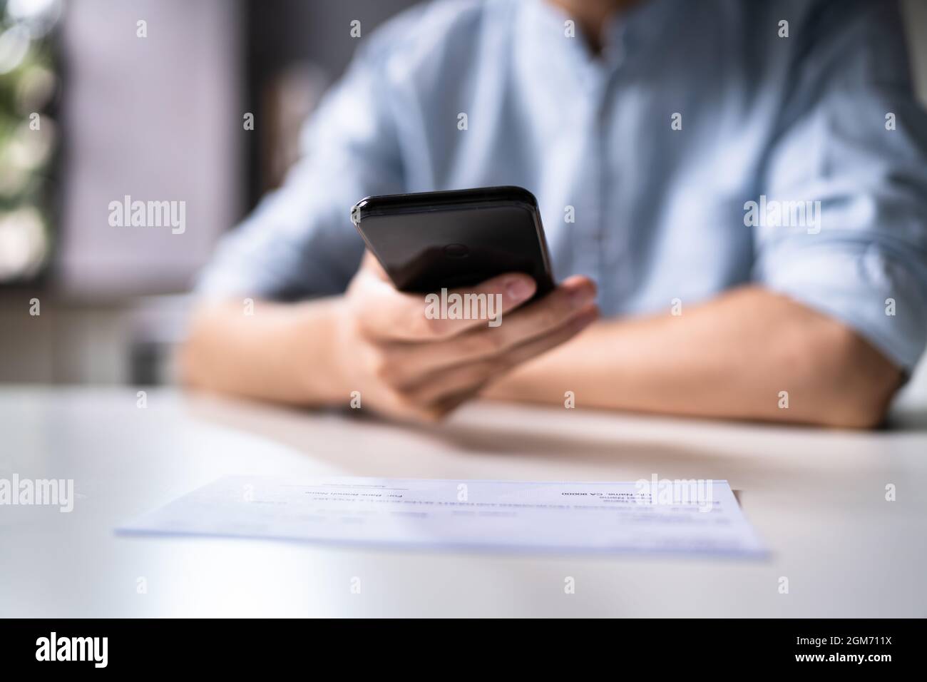 Remote-Check-Einzahlung Mit Mobile Photo Scanning Stockfoto