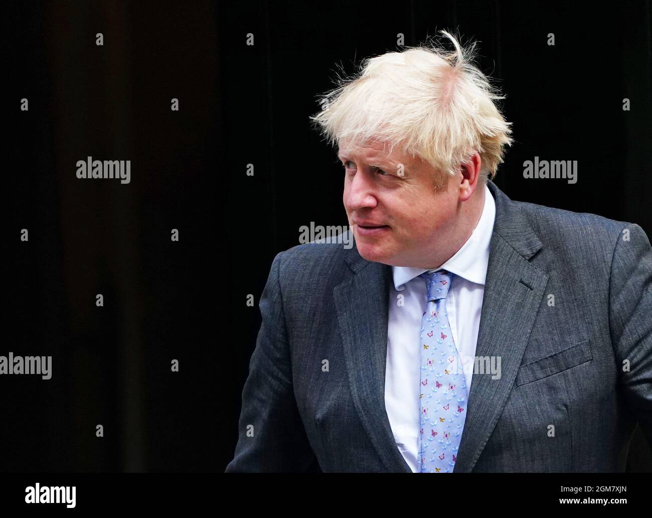 Premierminister Boris Johnson vor der Downing Street 10, London, begrüßt den Premierminister der Regionalregierung Kurdistans, Nechirvan Barzani, im Vorfeld eines bilateralen Treffens. Bilddatum: Freitag, 17. September 2021. Stockfoto